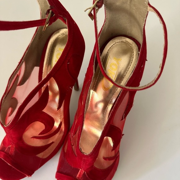 Yoki Red Open-Toe Heels - Picture 2 of 8